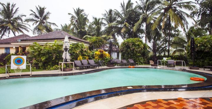 Coconut Grove Hotel