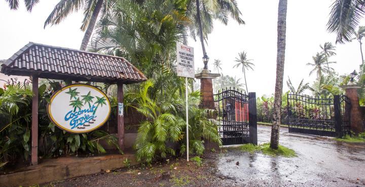 Coconut Grove Hotel