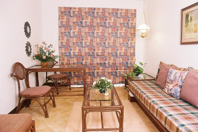 Coconut Grove Hotel 3*