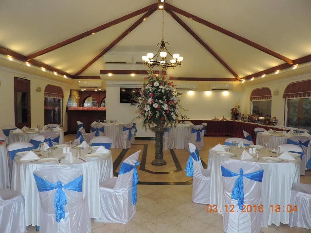 Hotel Coconut Grove 3*